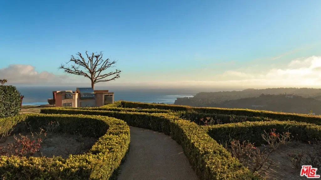 6093 Murphy Way, Malibu, California, United States. - Photo 42