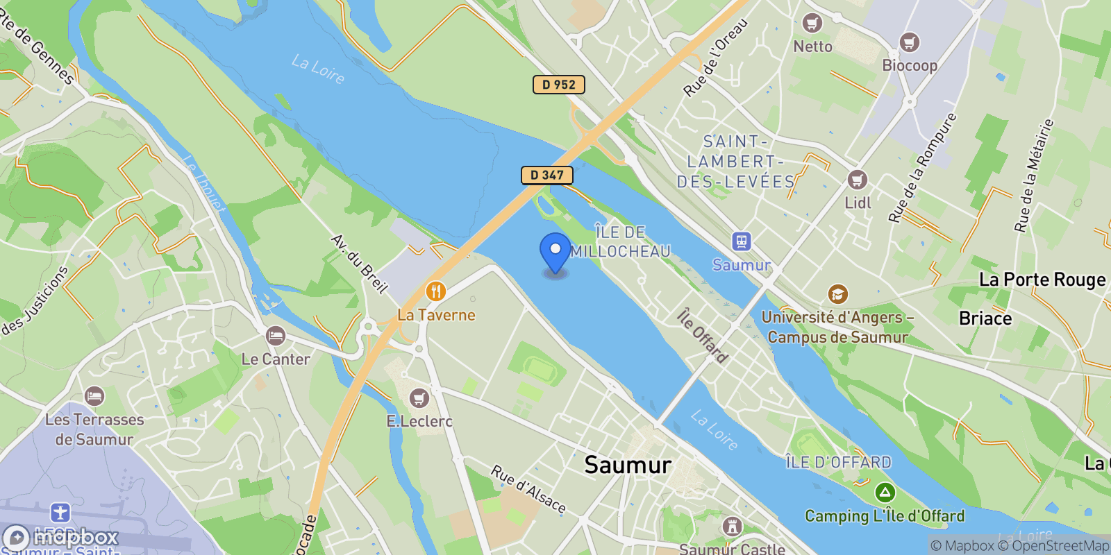 Map showing Saumur, Pays de la Loire, France.