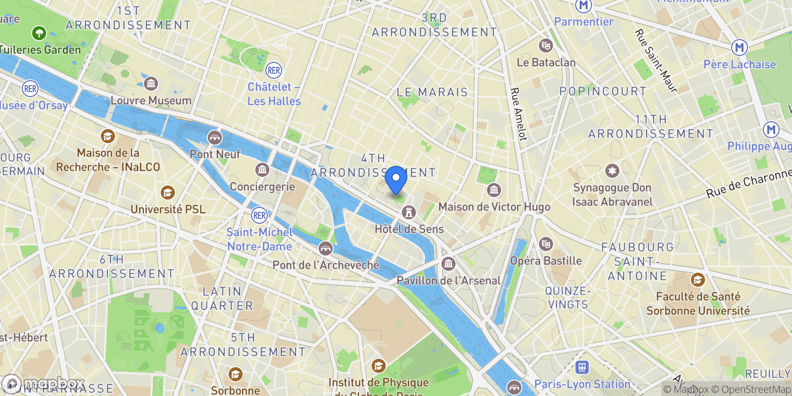 Map showing Paris, Île-de-France, France.